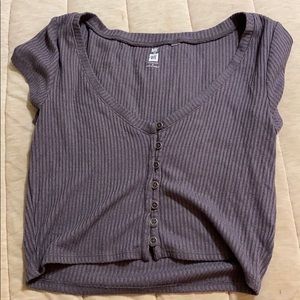 CROPPED PURPLE BUTTON UP T-SHIRT